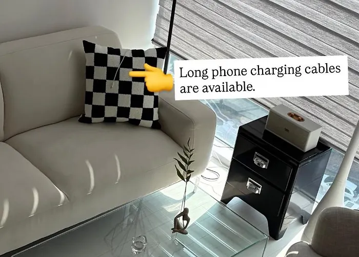 Open3-hongik Hapjeong Station 2 Minutes-luxury Style-panoramic River View-queen Bed For 2 People-comfortable Sofa Interior