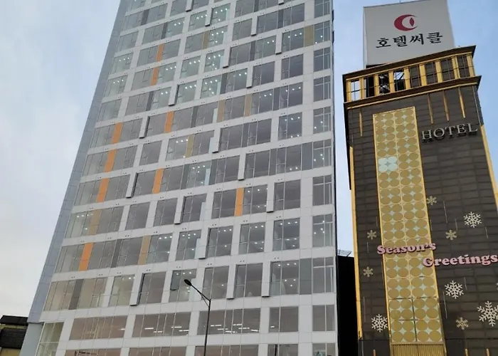 Апартаменты Open3-hongik Hapjeong Station 2 Minutes-luxury Style-panoramic River View-queen Bed For 2 People-comfortable Sofa Interior Сеул