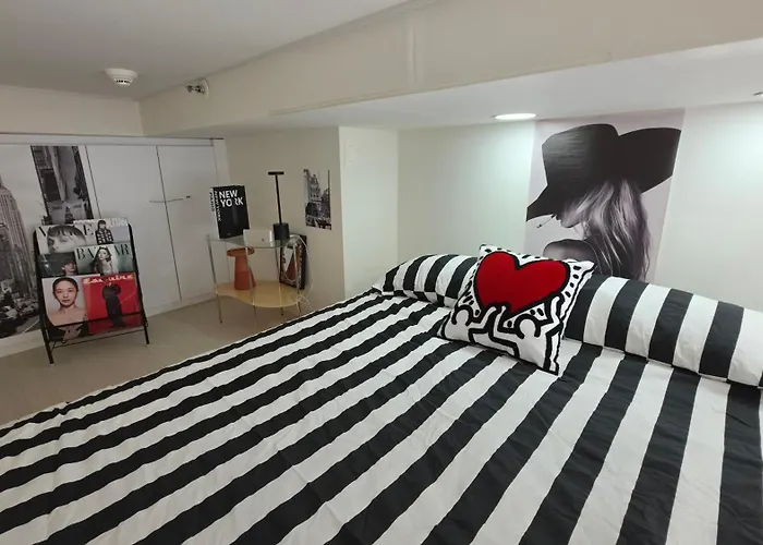 Open3-hongik Hapjeong Station 2 Minutes-luxury Style-panoramic River View-queen Bed For 2 People-comfortable Sofa Interior *